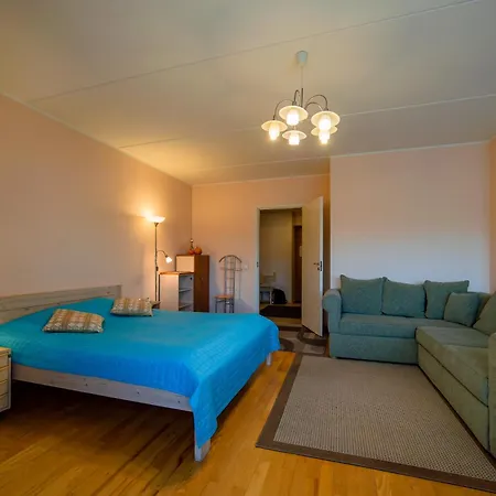 Romeo Family Kaarli Reval